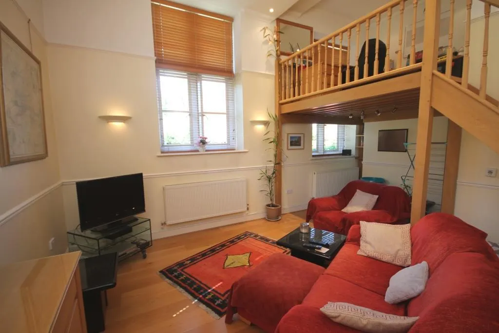 Lavender Close, Leatherhead, KT22, photo 2