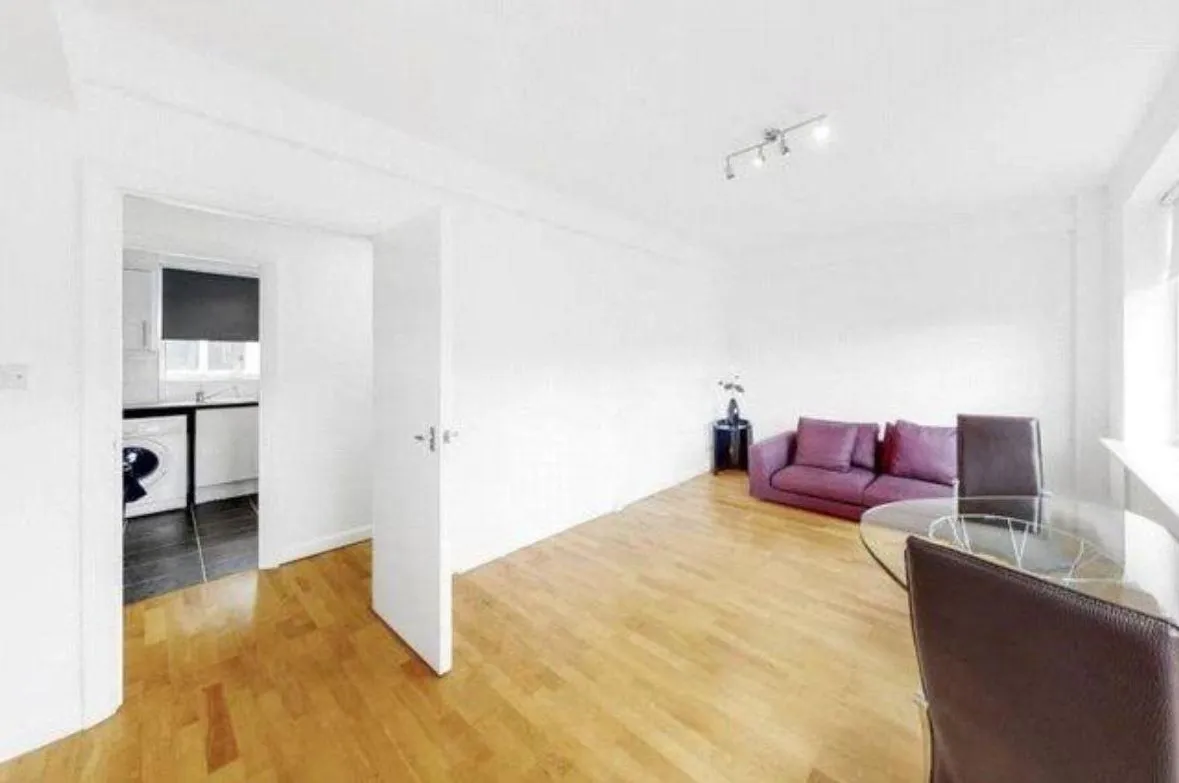 2 bed flat to rent, Euston Road, London