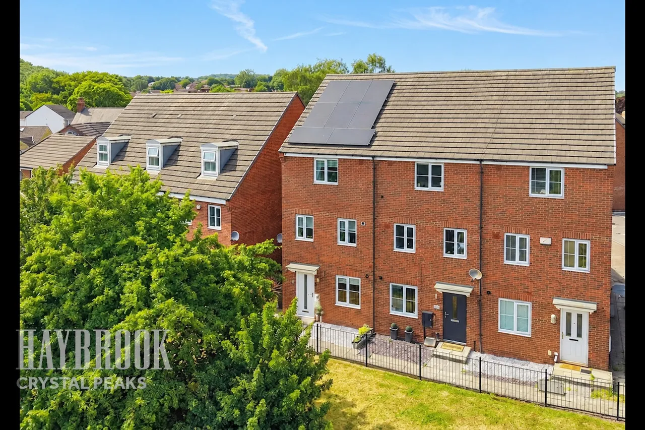 4 bed house for sale, Halfway Close, Sheffield