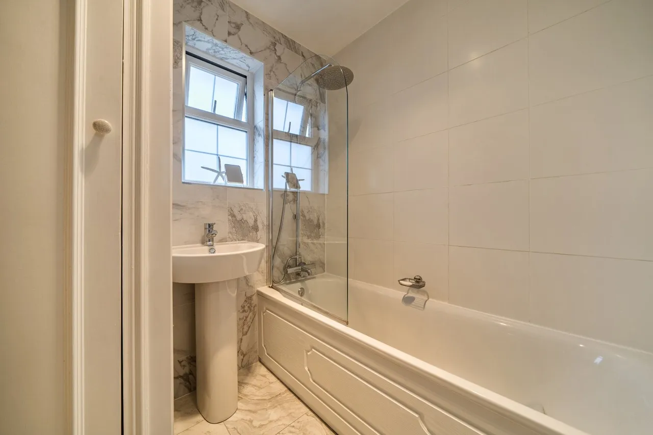 Cathcart Drive, BR6, photo 10