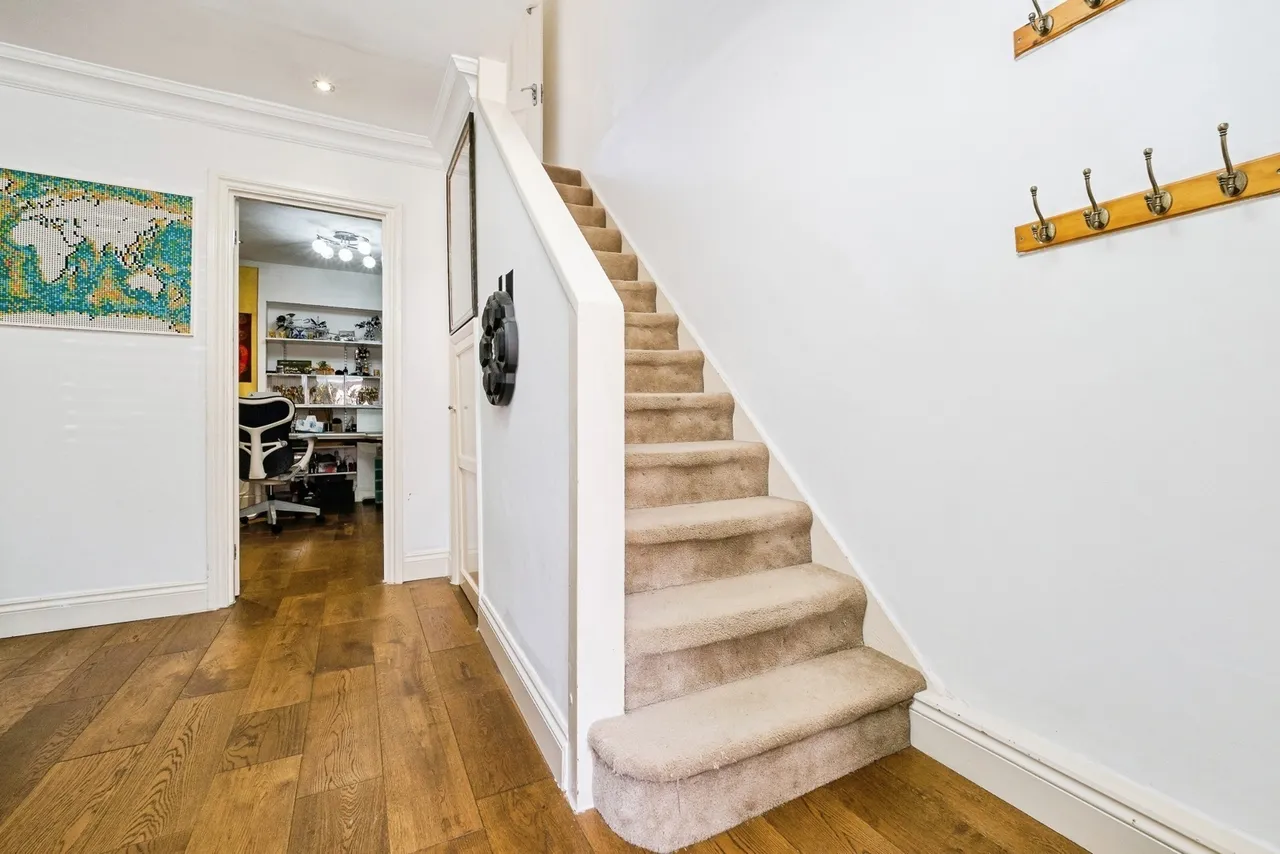 Fletcher Road, Chigwell, IG7, photo 2