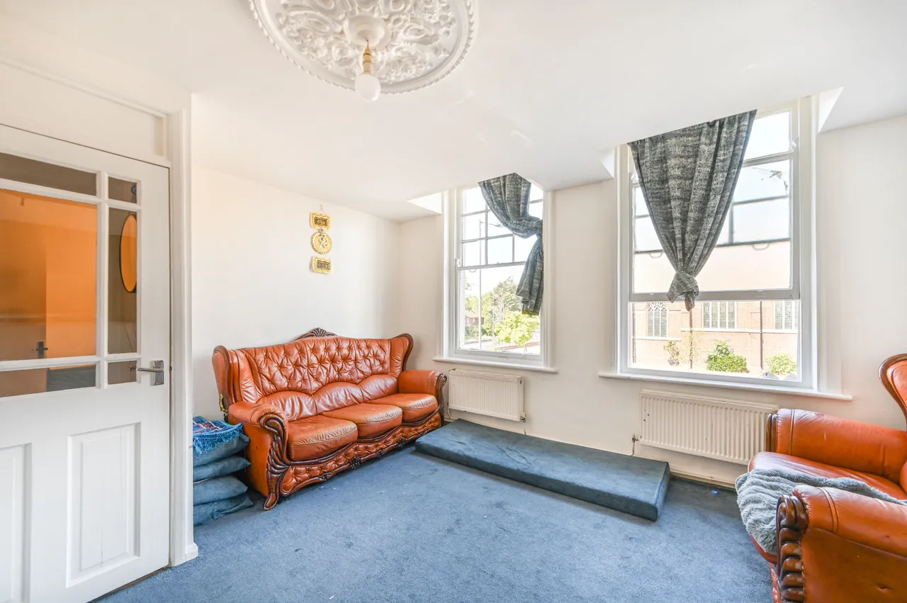2 bed flat for sale — 3c Dollis Hill Lane, London
