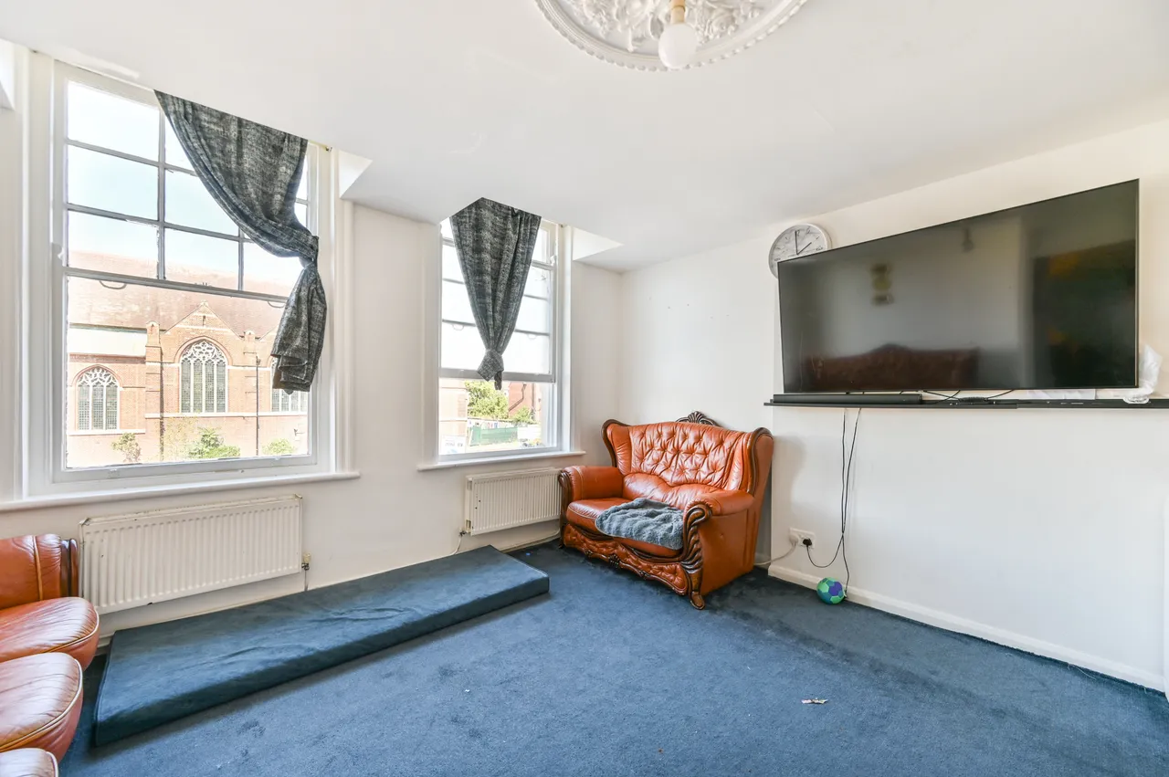 3c Dollis Hill Lane, London, photo 4