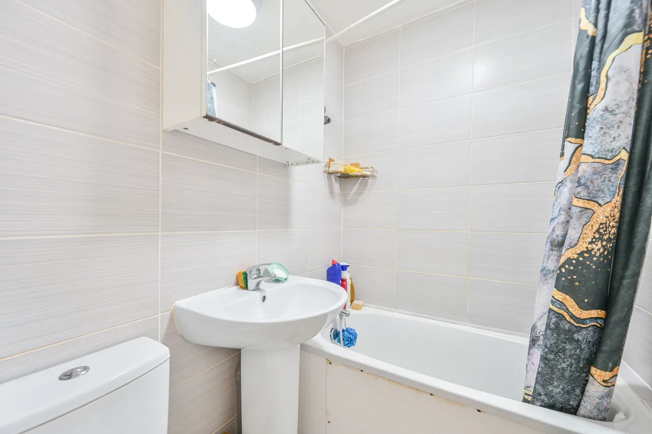 3c Dollis Hill Lane, London, photo 6