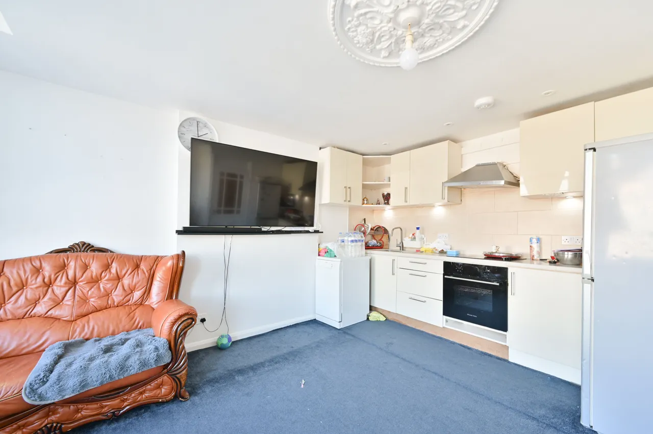 3c Dollis Hill Lane, London, photo 8