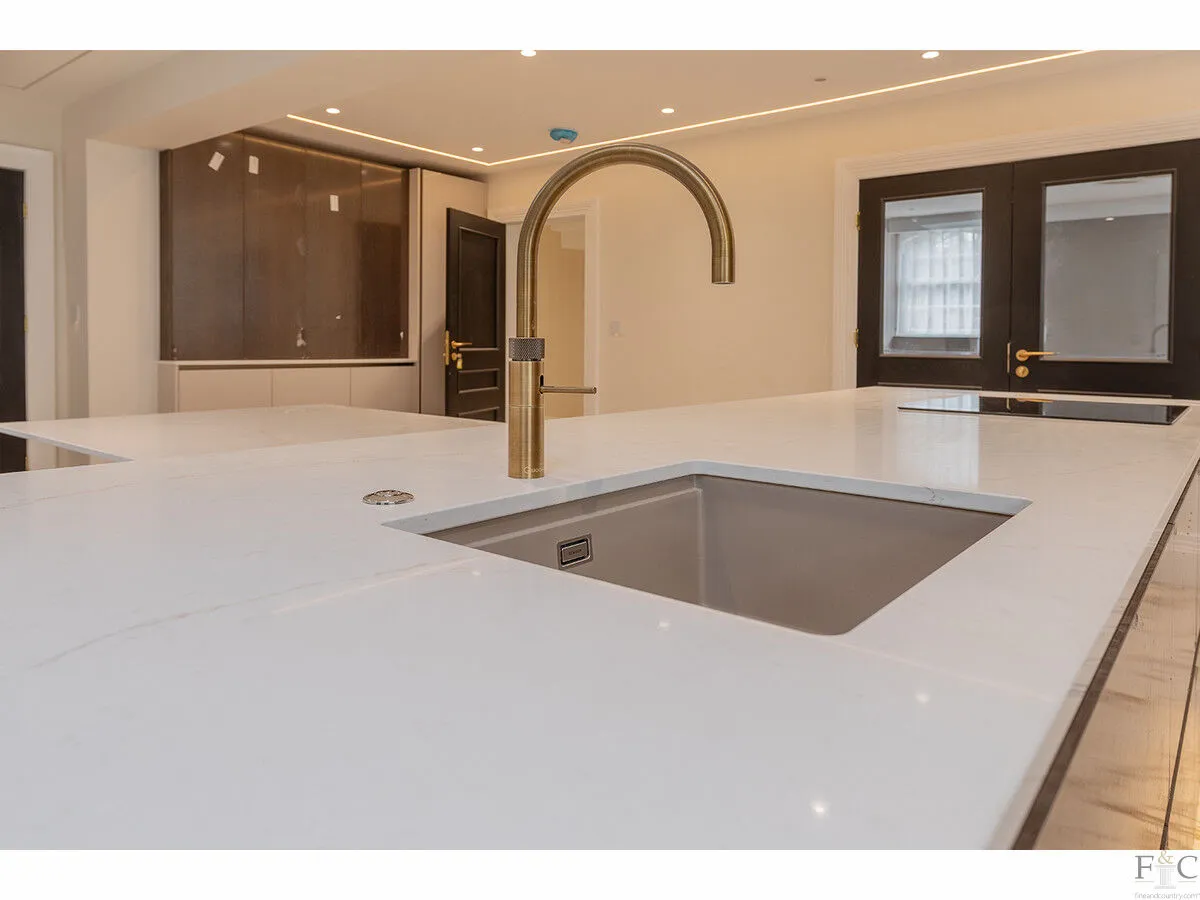 Stoughton Drive South, Leicester, LE2, photo 11