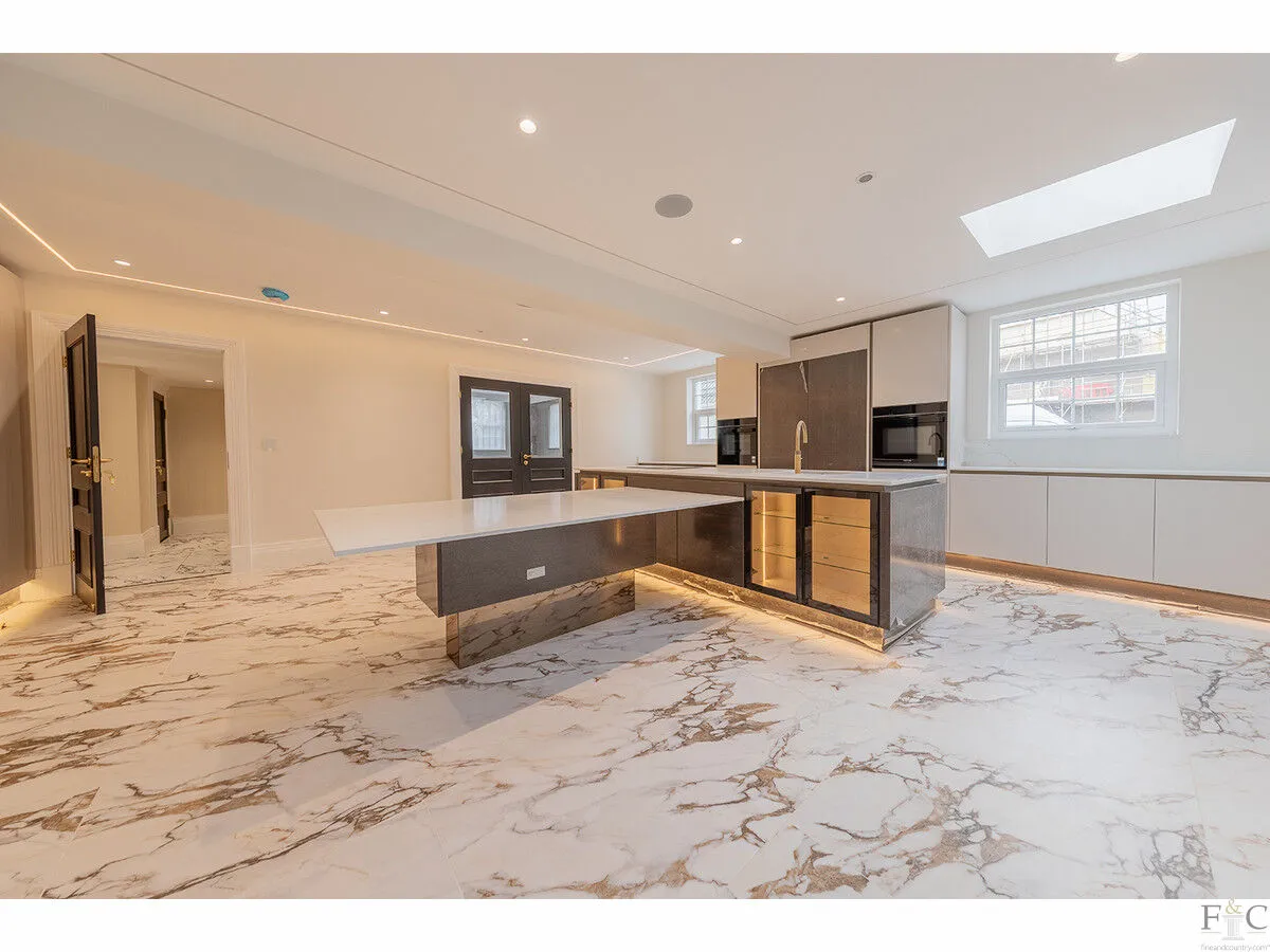 Stoughton Drive South, Leicester, LE2, photo 10