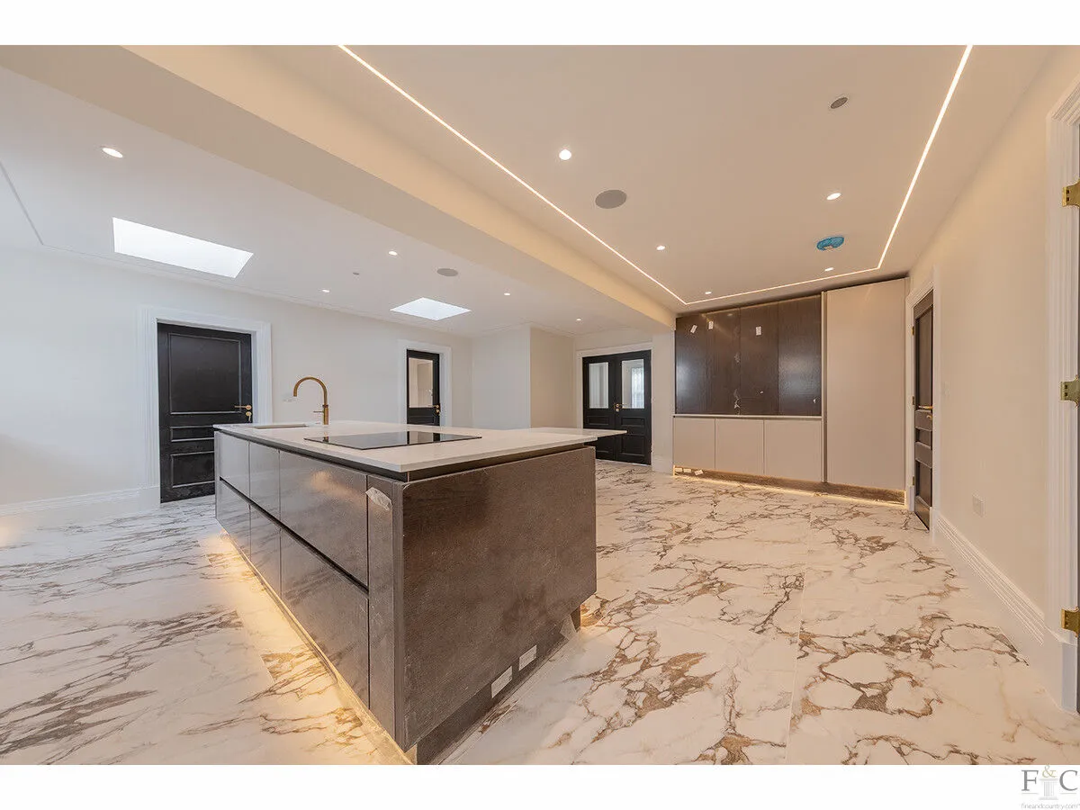 Stoughton Drive South, Leicester, LE2, photo 9