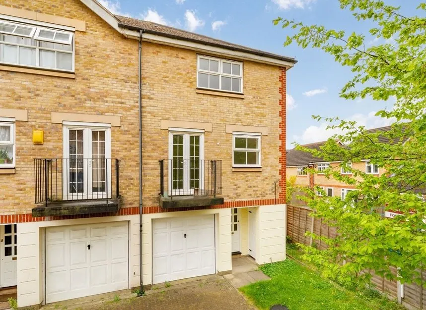 4 bed house for sale — Highgrove Close, New Southgate, N11