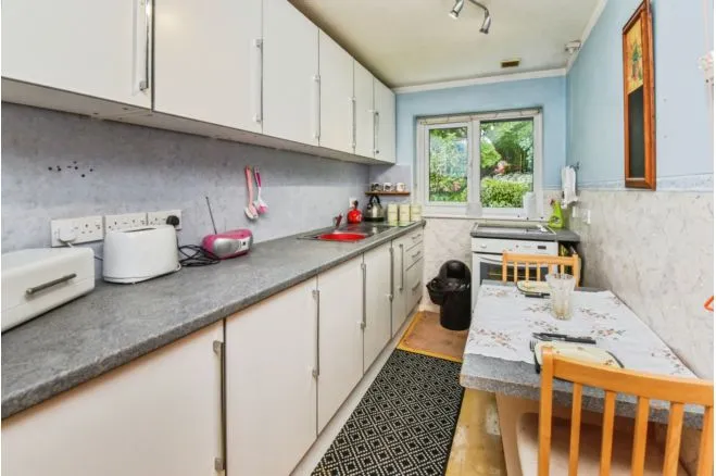 Flers Court, Warminster, BA12, photo 6