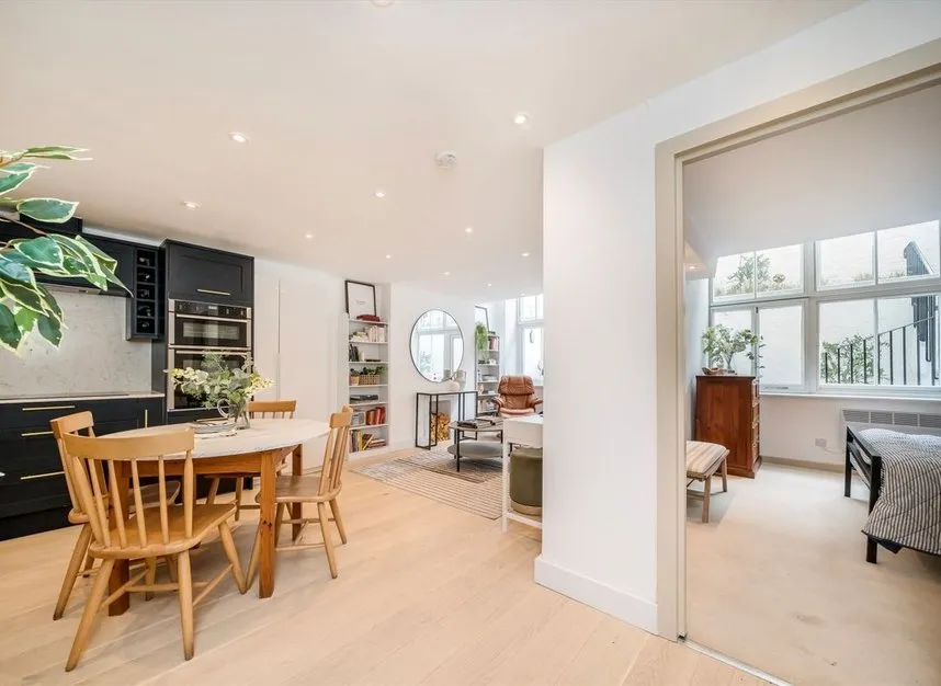 Southampton Row, Bloomsbury, WC1B, photo 4