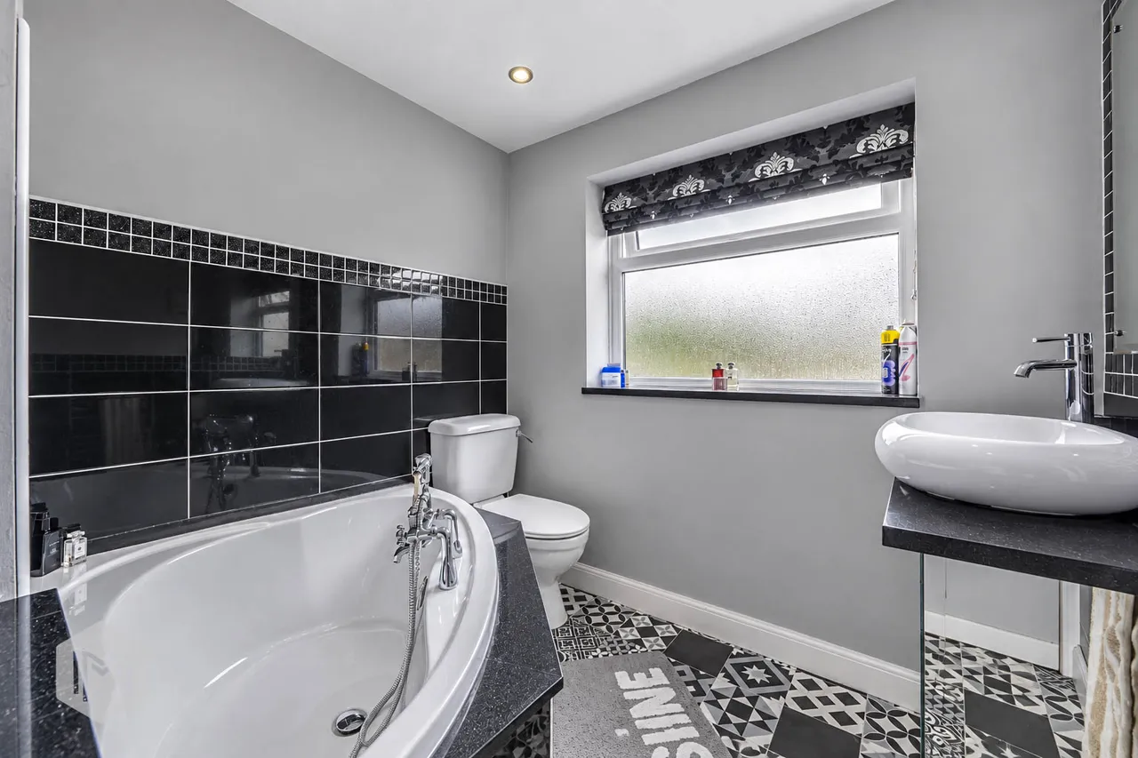 Bardsley Close, Bolton, BL2, photo 25