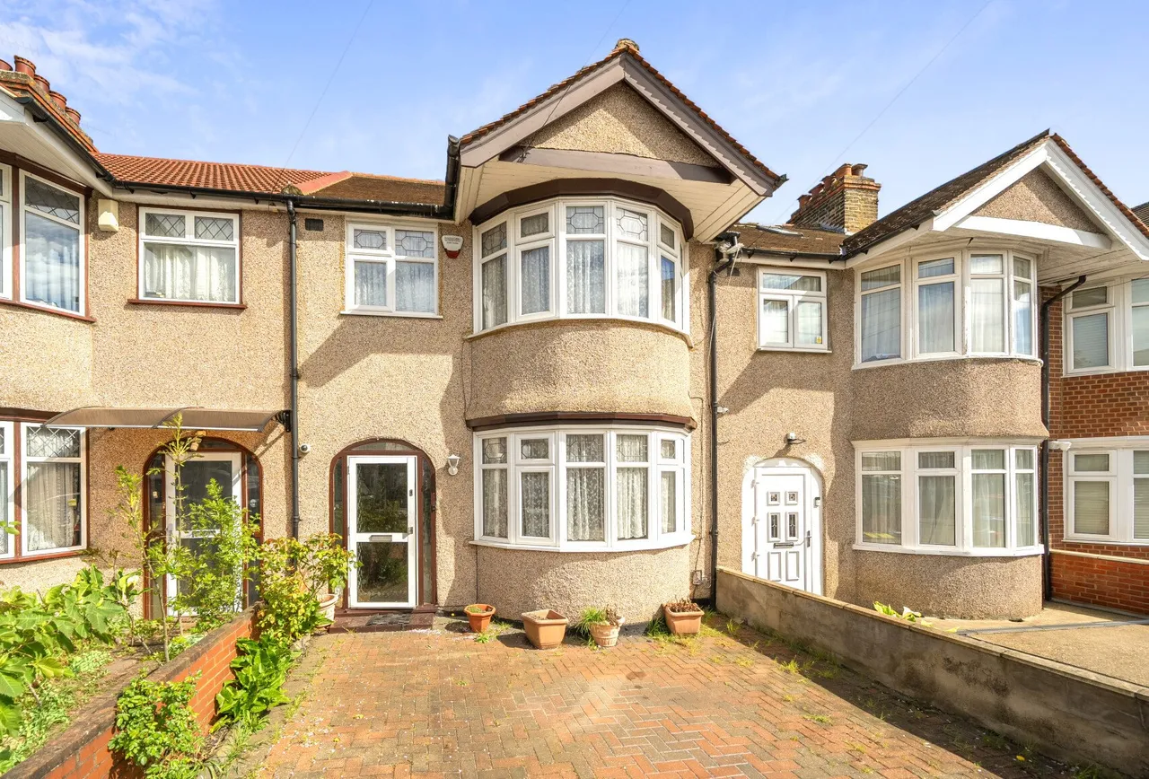 3 bed house for sale — Boycroft Avenue, London, NW9 8AP