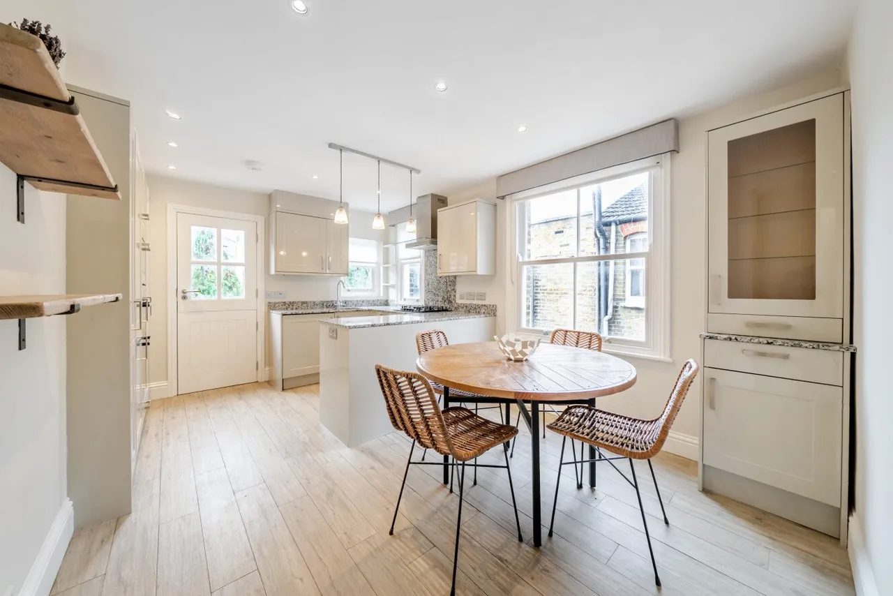 Lurline Gardens, Battersea, SW11, photo 2