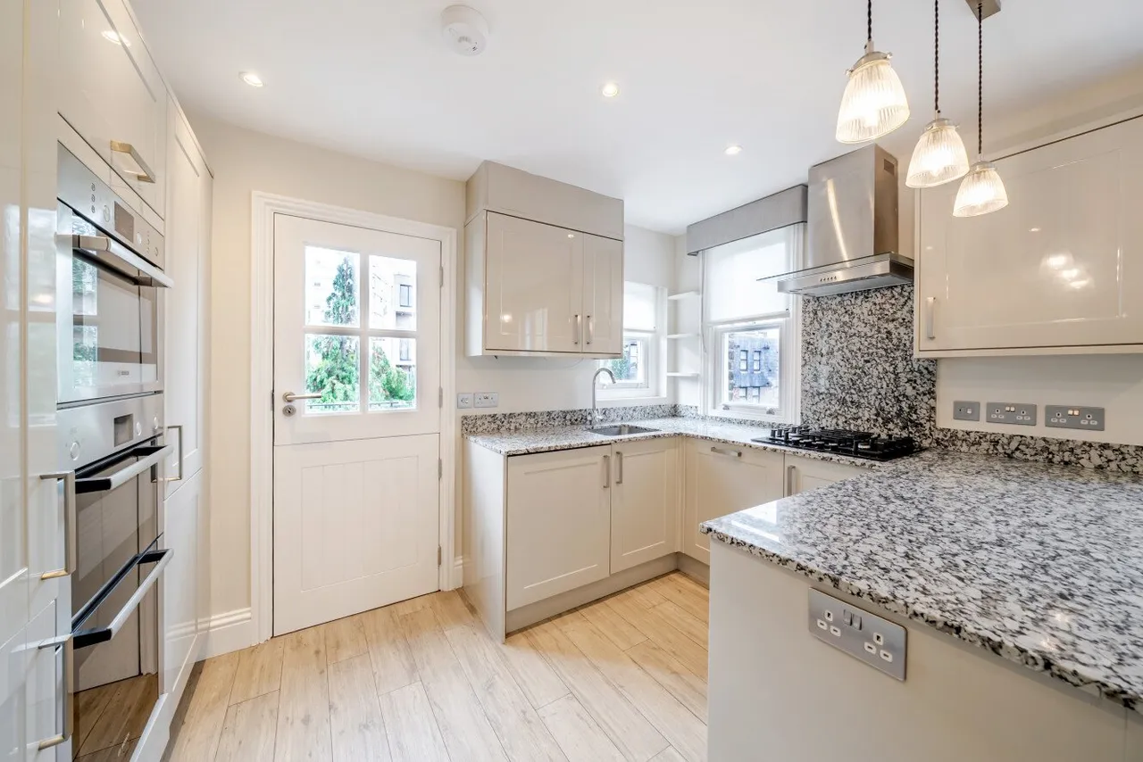 Lurline Gardens, Battersea, SW11, photo 9