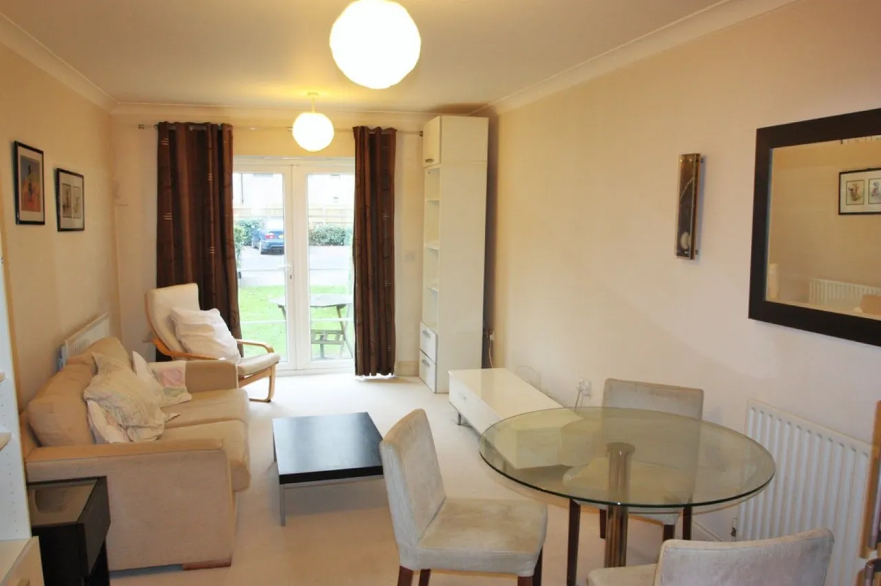 2 bed flat to rent, Sydenham Road, East Croydon, CR0
