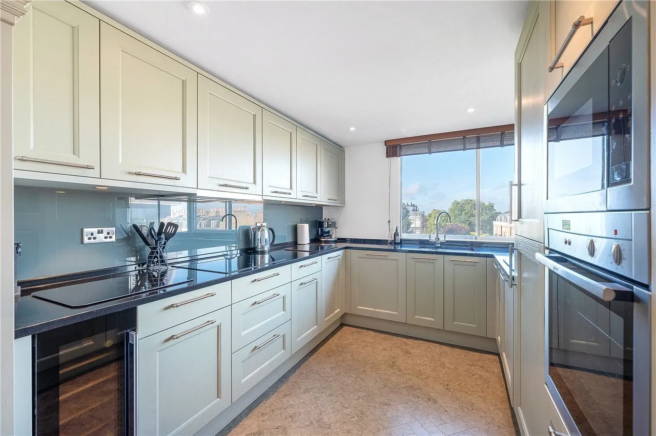 Campden Hill Road, Kensington, London, W8, photo 4