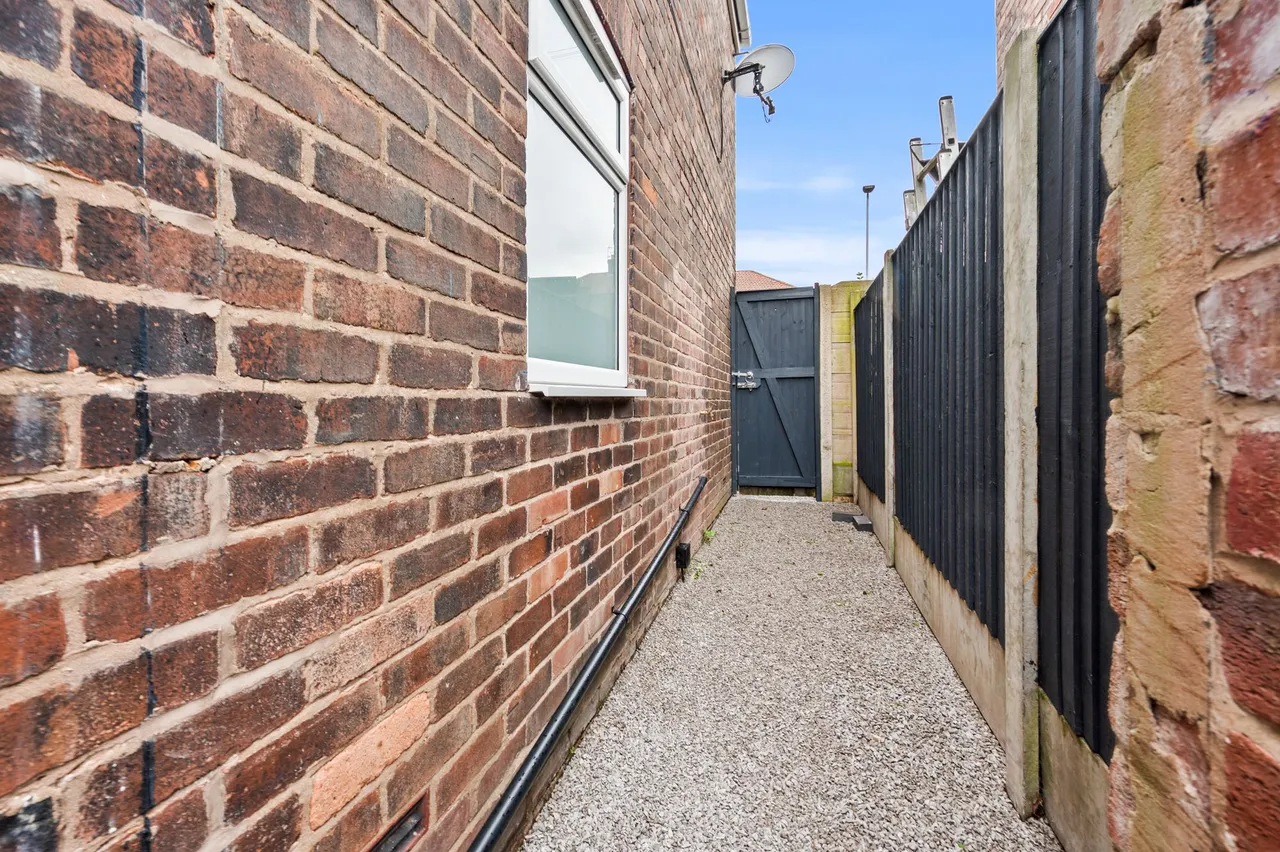 Leach Lane, Sutton Leach, WA9, photo 27