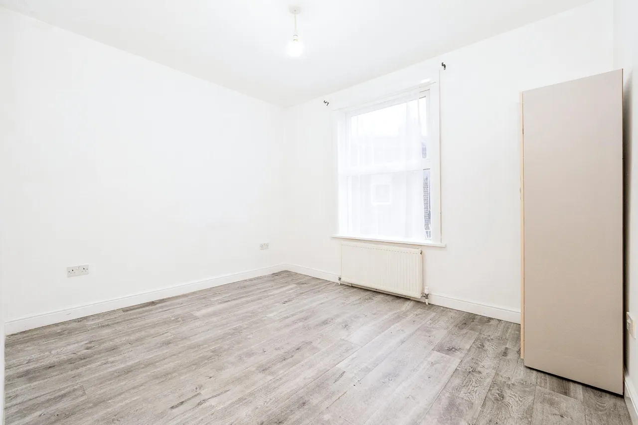 Buckland Road, London, E10, photo 10