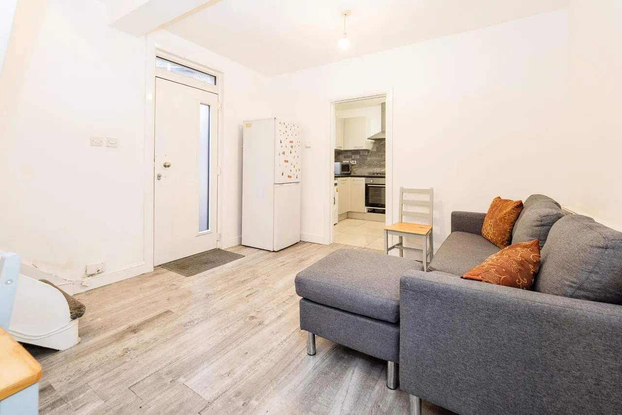 Buckland Road, London, E10, photo 4