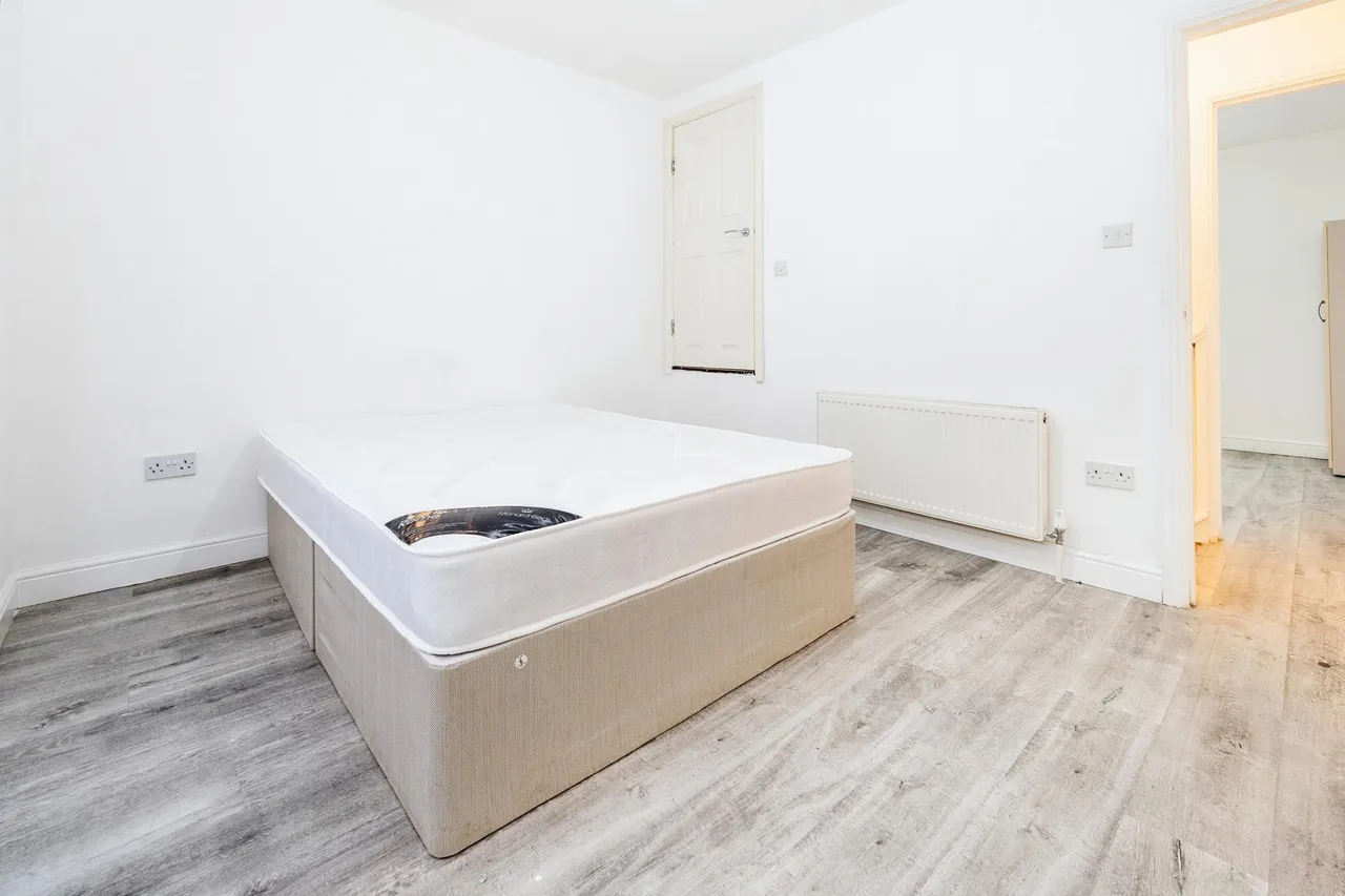 Buckland Road, London, E10, photo 7