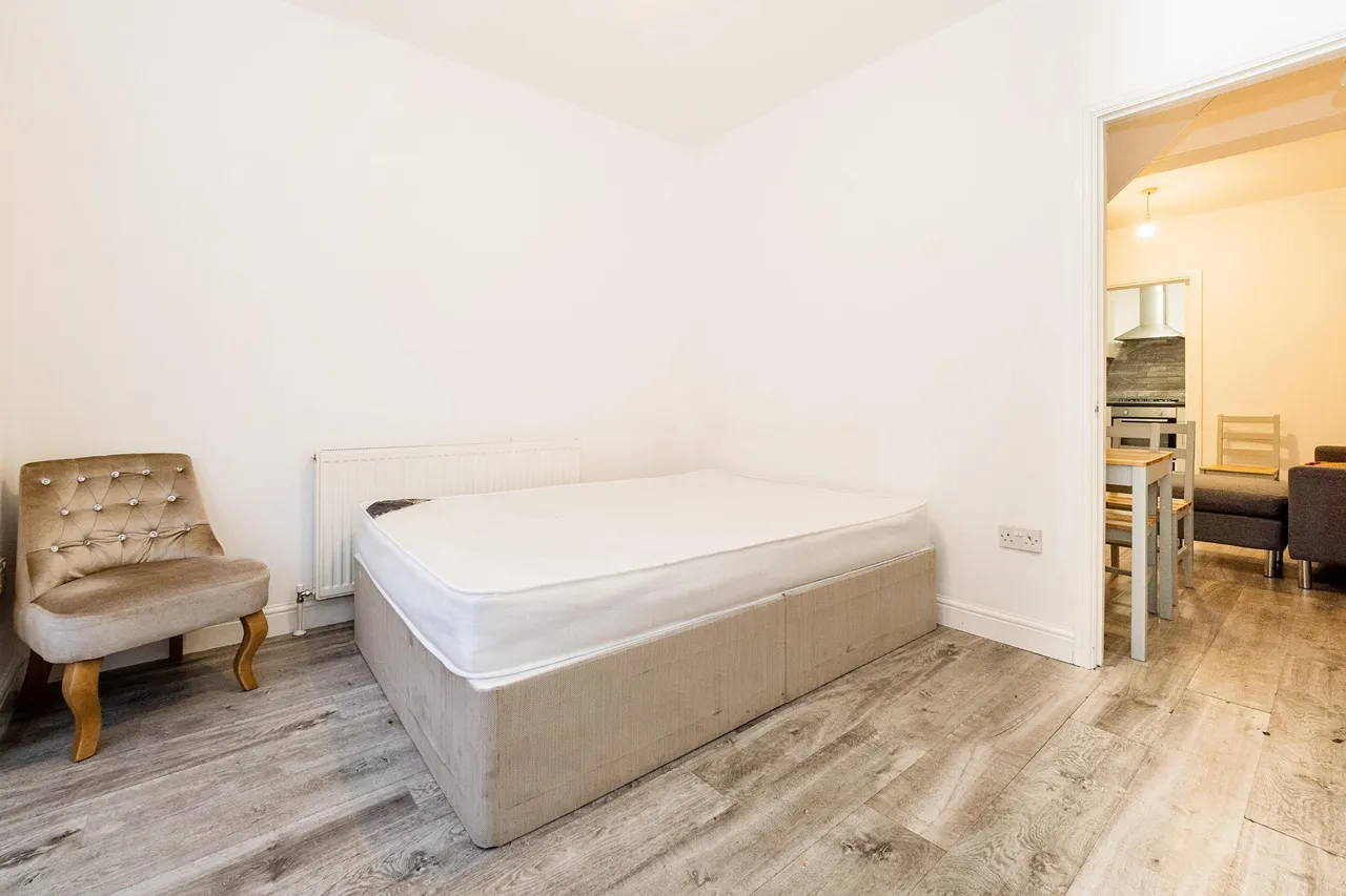 Buckland Road, London, E10, photo 8