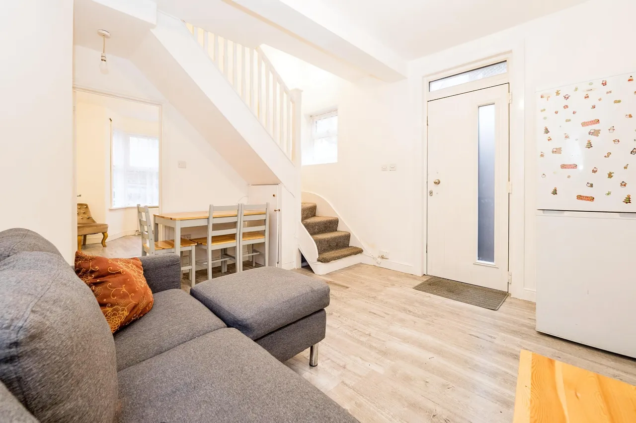 Buckland Road, London, E10, photo 11