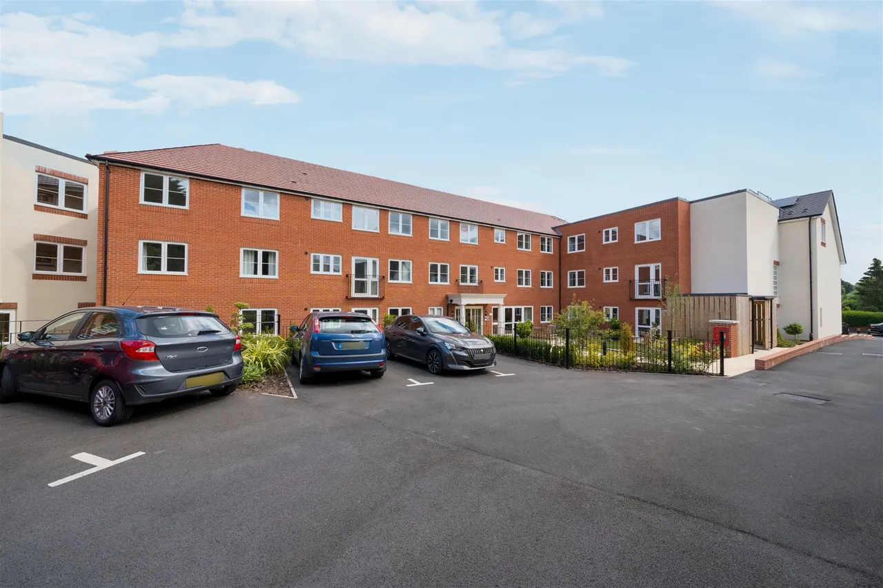 High Meadow Road, Kings Norton, B38, photo 6