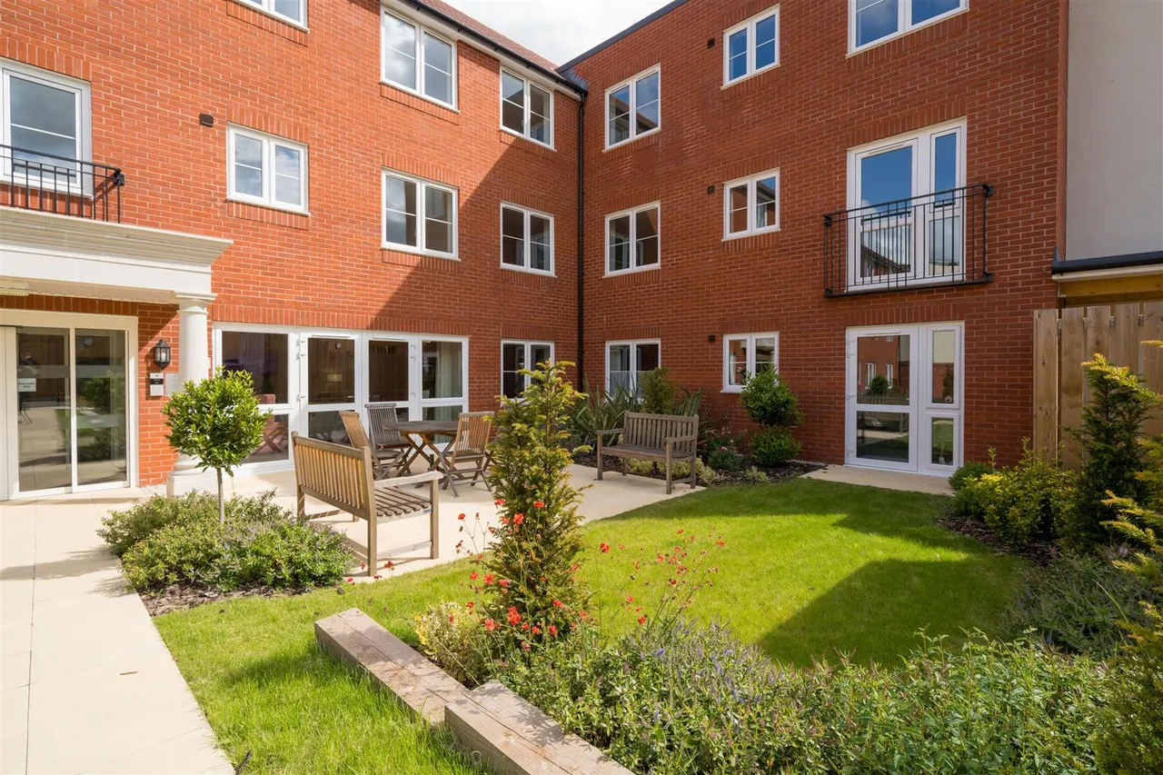 High Meadow Road, Kings Norton, B38, photo 4