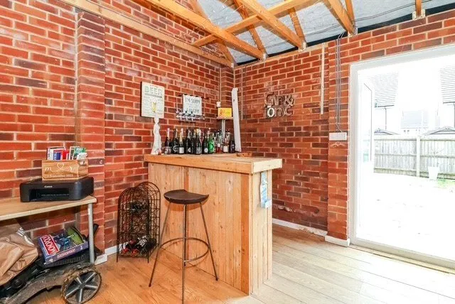 Cheshire Rise, Leighton Buzzard, Bedfordshire, LU7, photo 16
