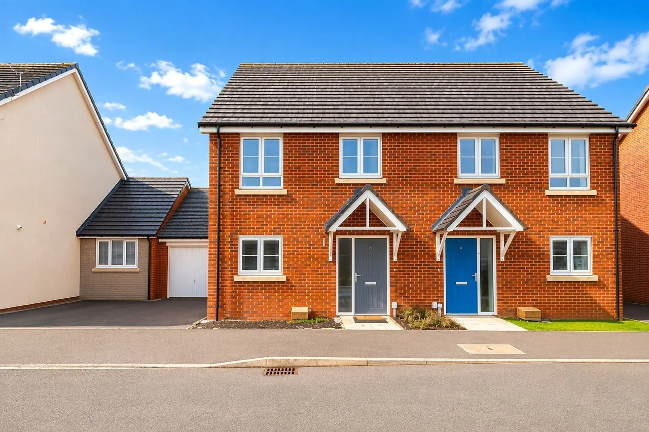 3 bed house for sale — Cheshire Rise, Leighton Buzzard, Bedfordshire, LU7
