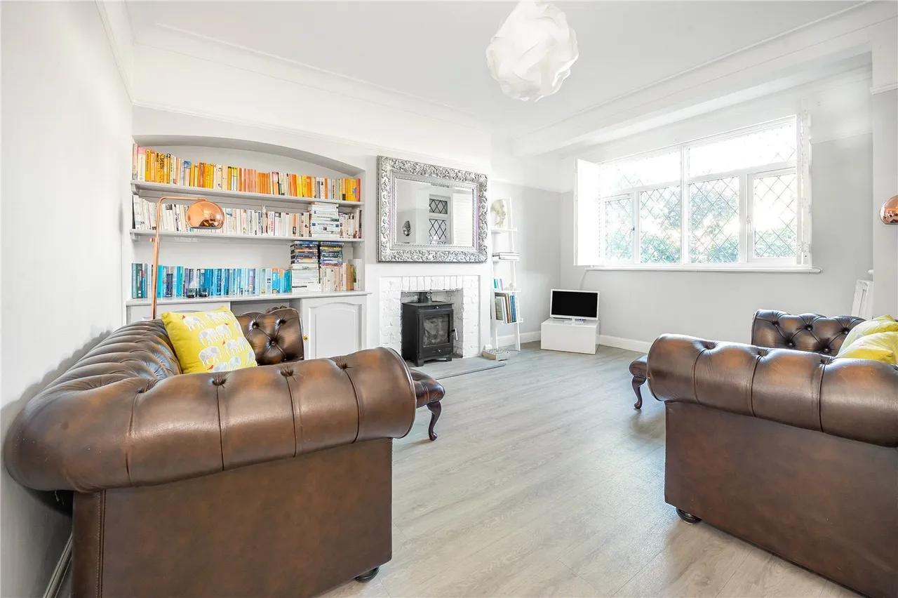 Short Way, Twickenham, TW2, photo 2