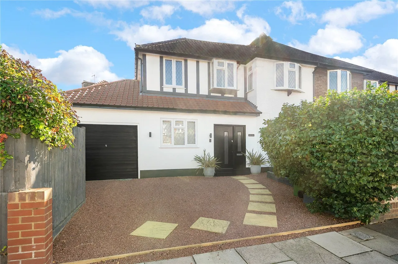4 bed house for sale, Short Way, Twickenham, TW2