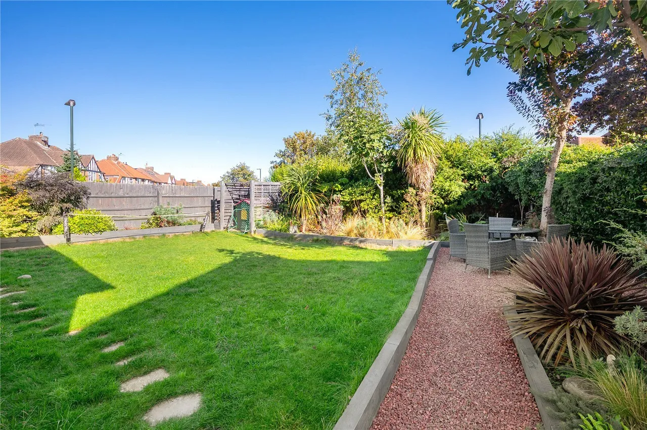 Short Way, Twickenham, TW2, photo 18