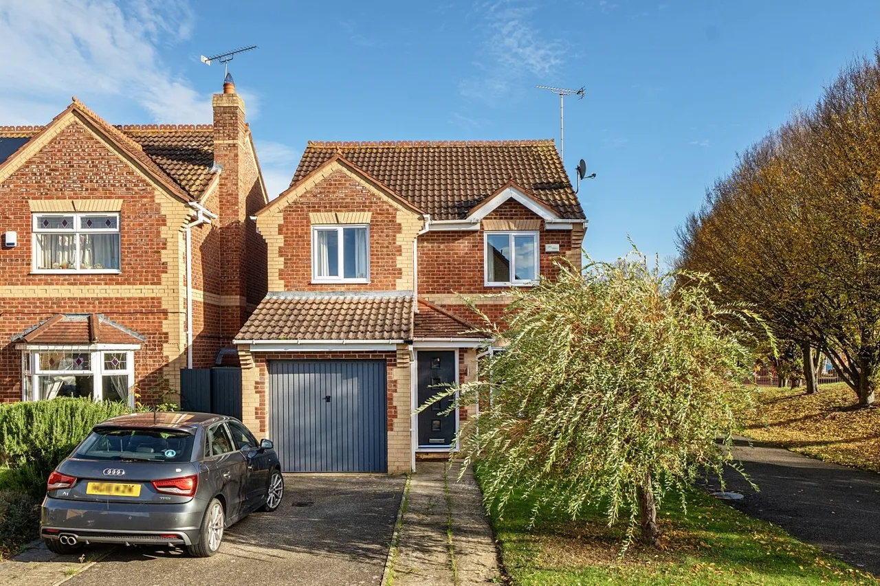 3 bed house for sale, Balintore Rise, Peterborough, PE2
