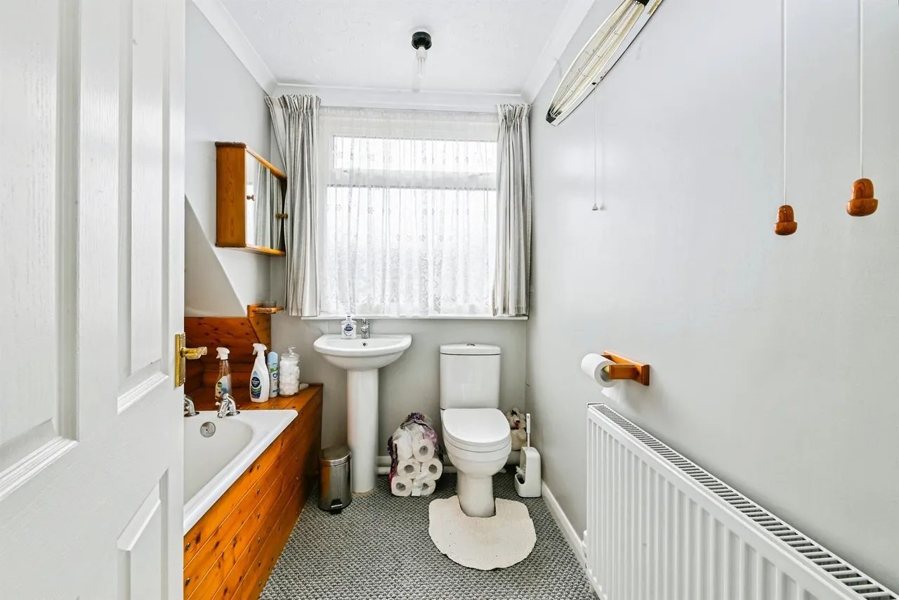 Sunningdale Drive, Ilkeston, DE7, photo 15