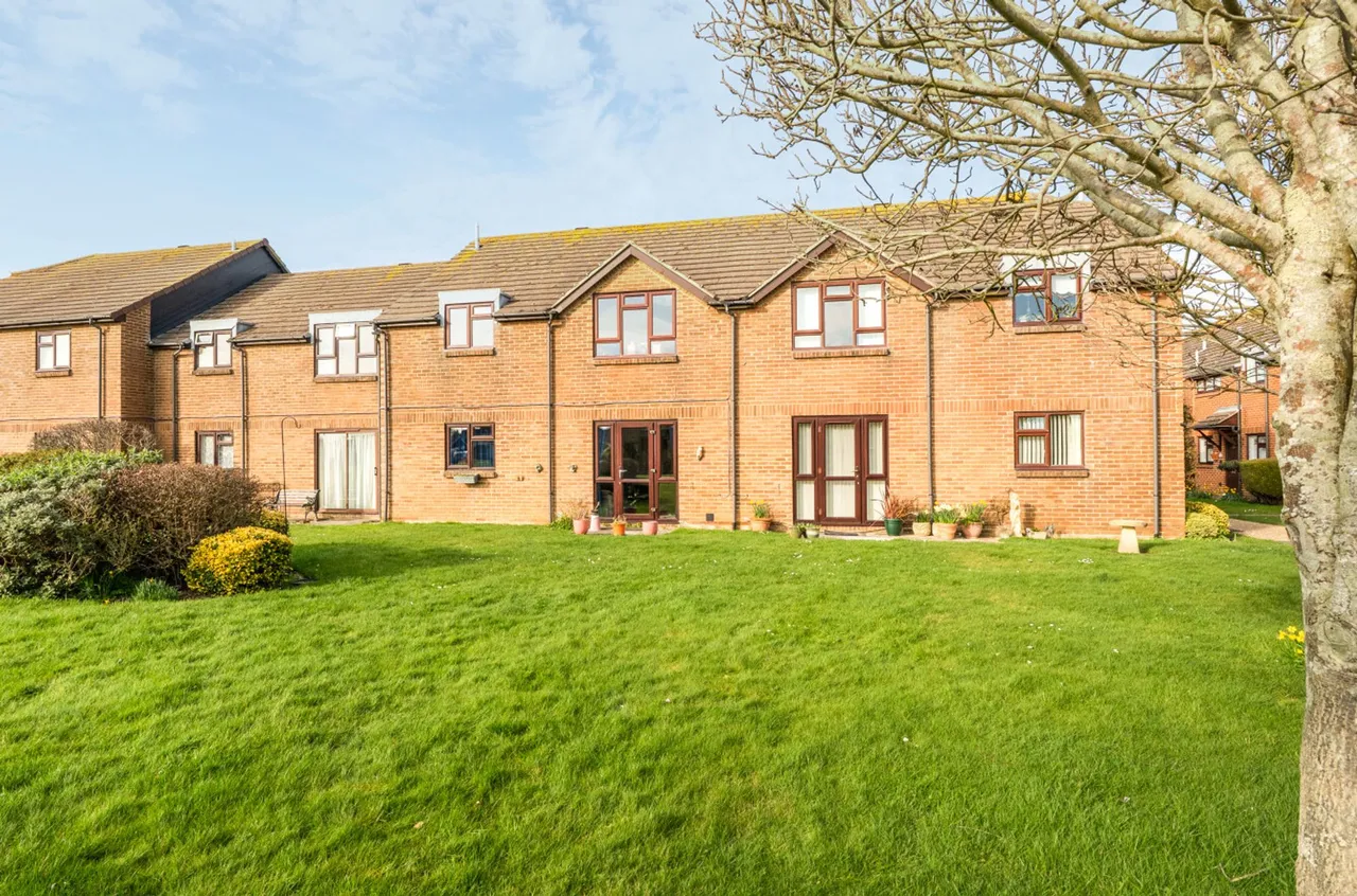 Kingfisher Court, Middleton On Sea, PO22, photo 15