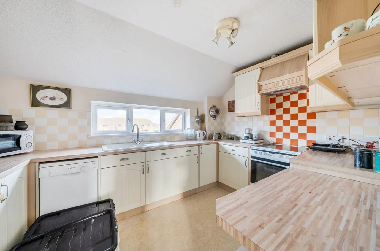 Kingfisher Court, Middleton On Sea, PO22, photo 5