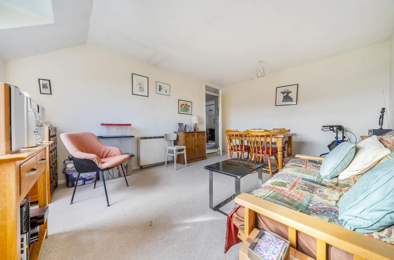 Kingfisher Court, Middleton On Sea, PO22, photo 3