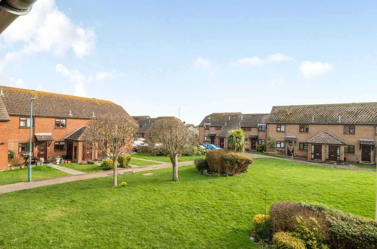 Kingfisher Court, Middleton On Sea, PO22, photo 17