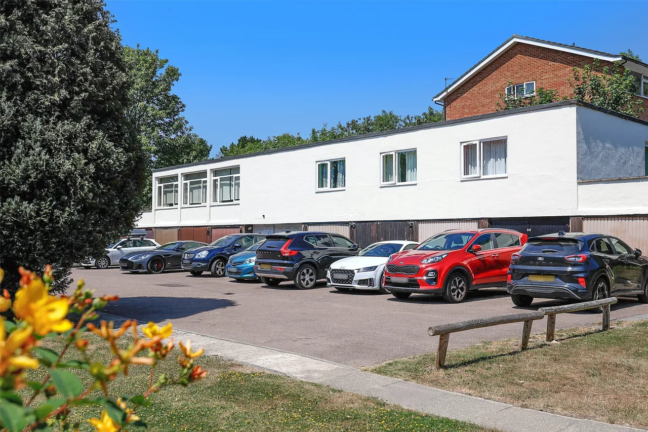 Conifer Close, Reigate, RH2, photo 10
