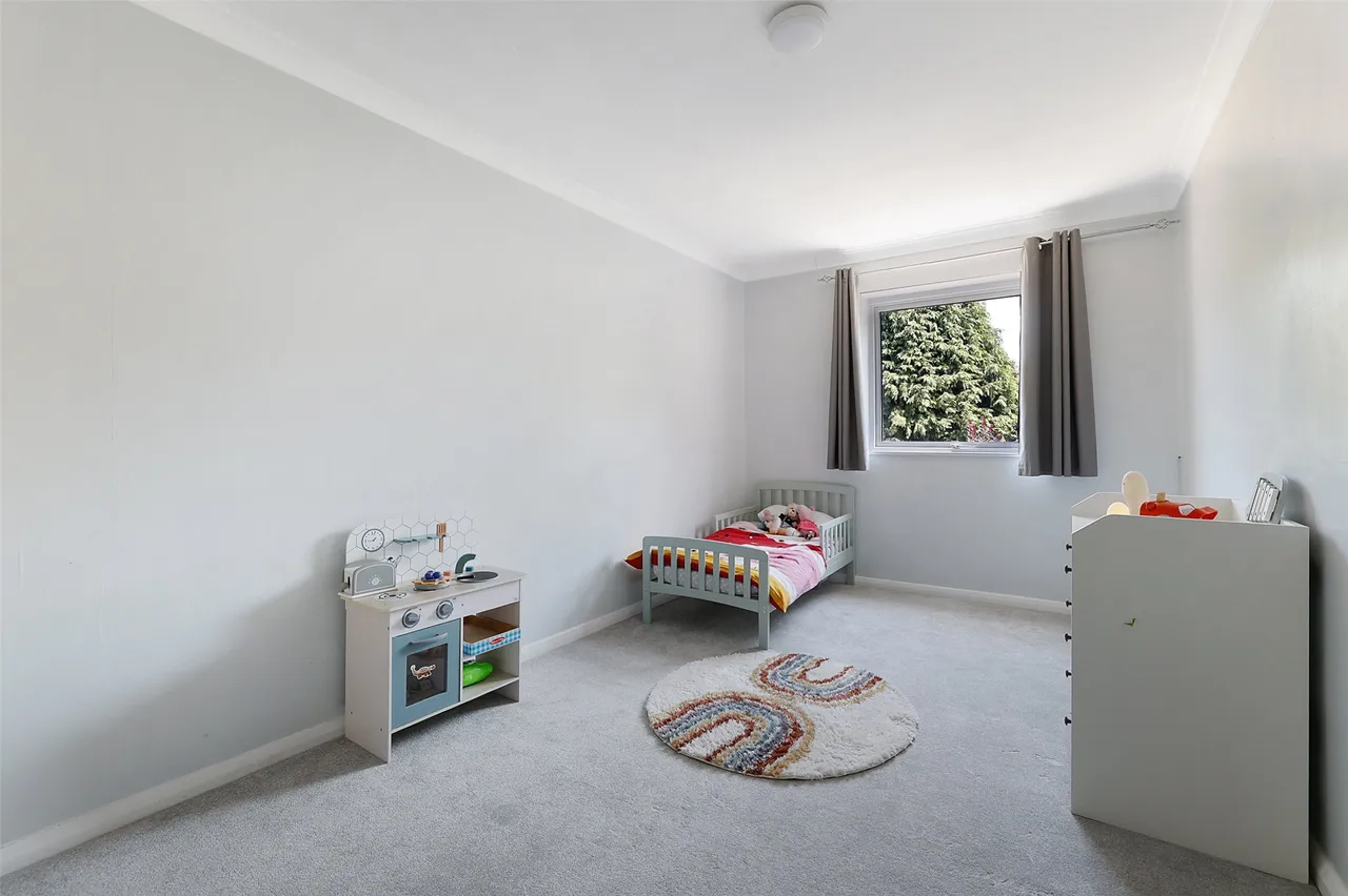 Conifer Close, Reigate, RH2, photo 7