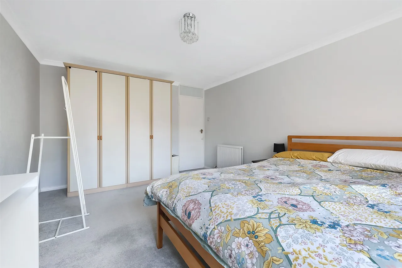 Conifer Close, Reigate, RH2, photo 5
