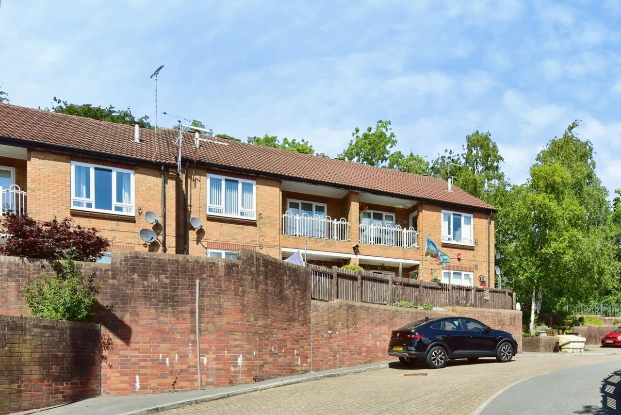 1 bed flat for sale — Carpenter Gardens, Sheffield, South Yorkshire, S12
