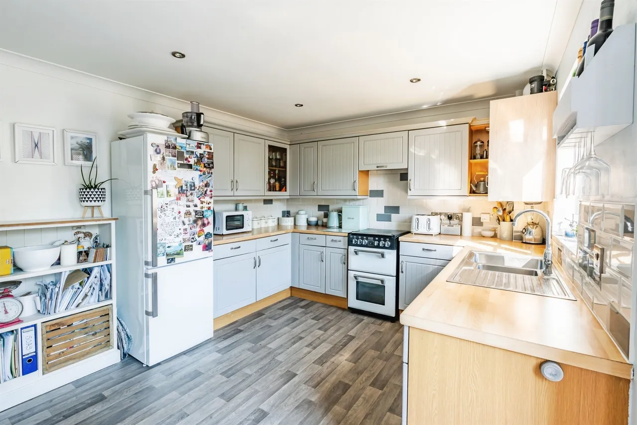 Admiralty Crescent, Eastbourne, photo 7