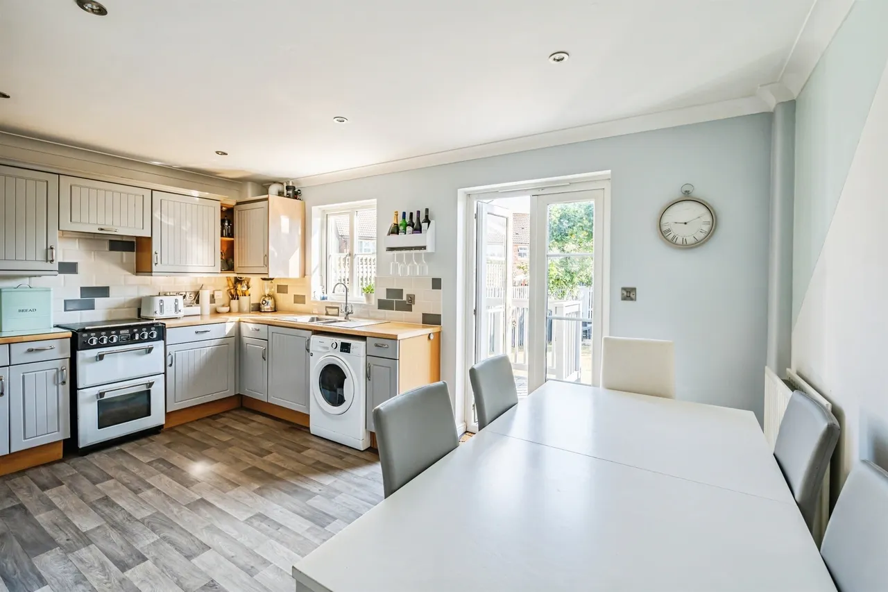 Admiralty Crescent, Eastbourne, photo 5