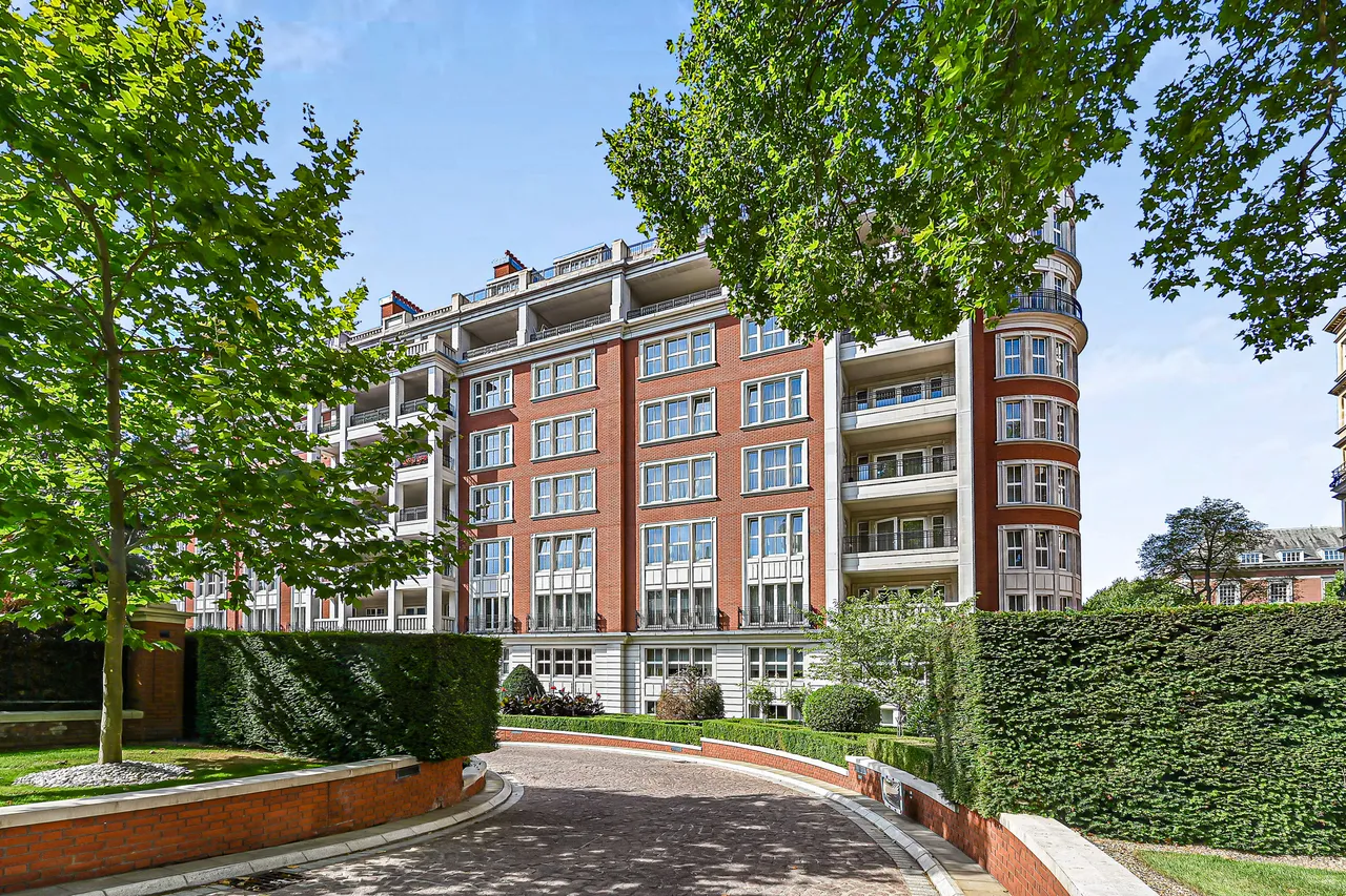 5 bed flat for sale, Palace Green, Kensington, W8