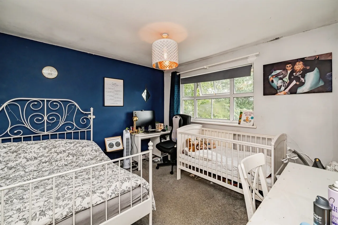 Evans Close, Stoke Grange, HP21, photo 9