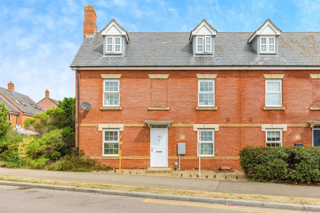 4 bed house for sale — Kent Road, Northampton, Northamptonshire, NN5