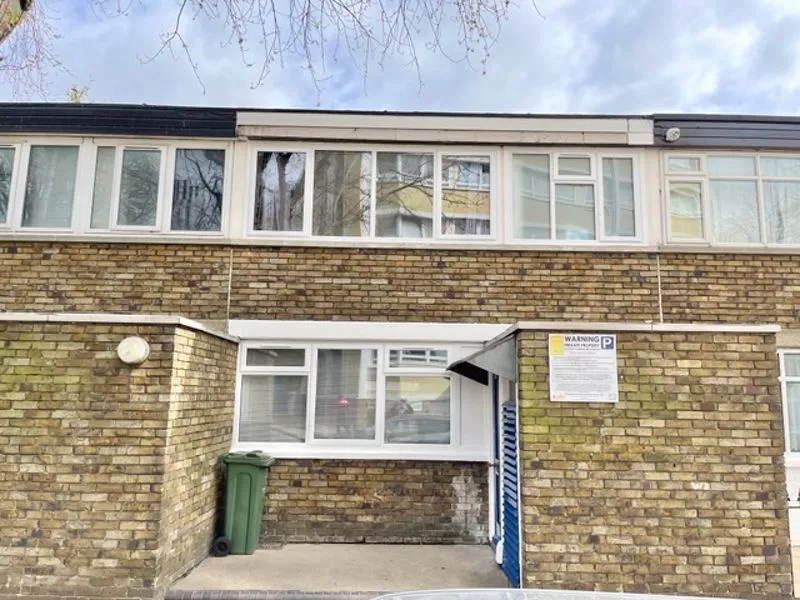 Ebbisham Drive, London SW8 1UB, photo 2